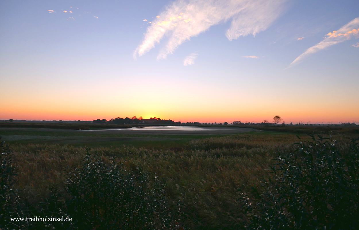 Sonnenaufgang ueber den Hauener Puetten